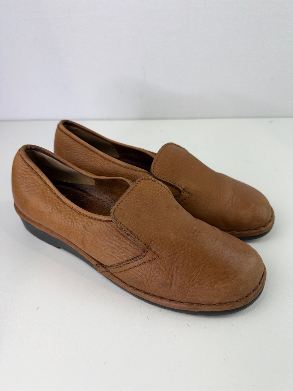 Remonte Women's Tan Leather Slip-On Loafers